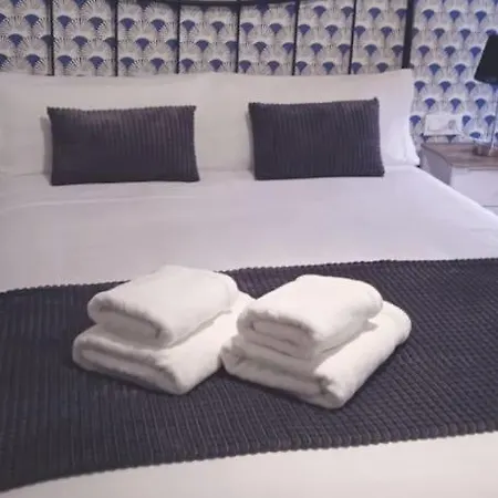 Apartamento Sara Homes Juderia Wifi Y Patio Cordobes Privado *